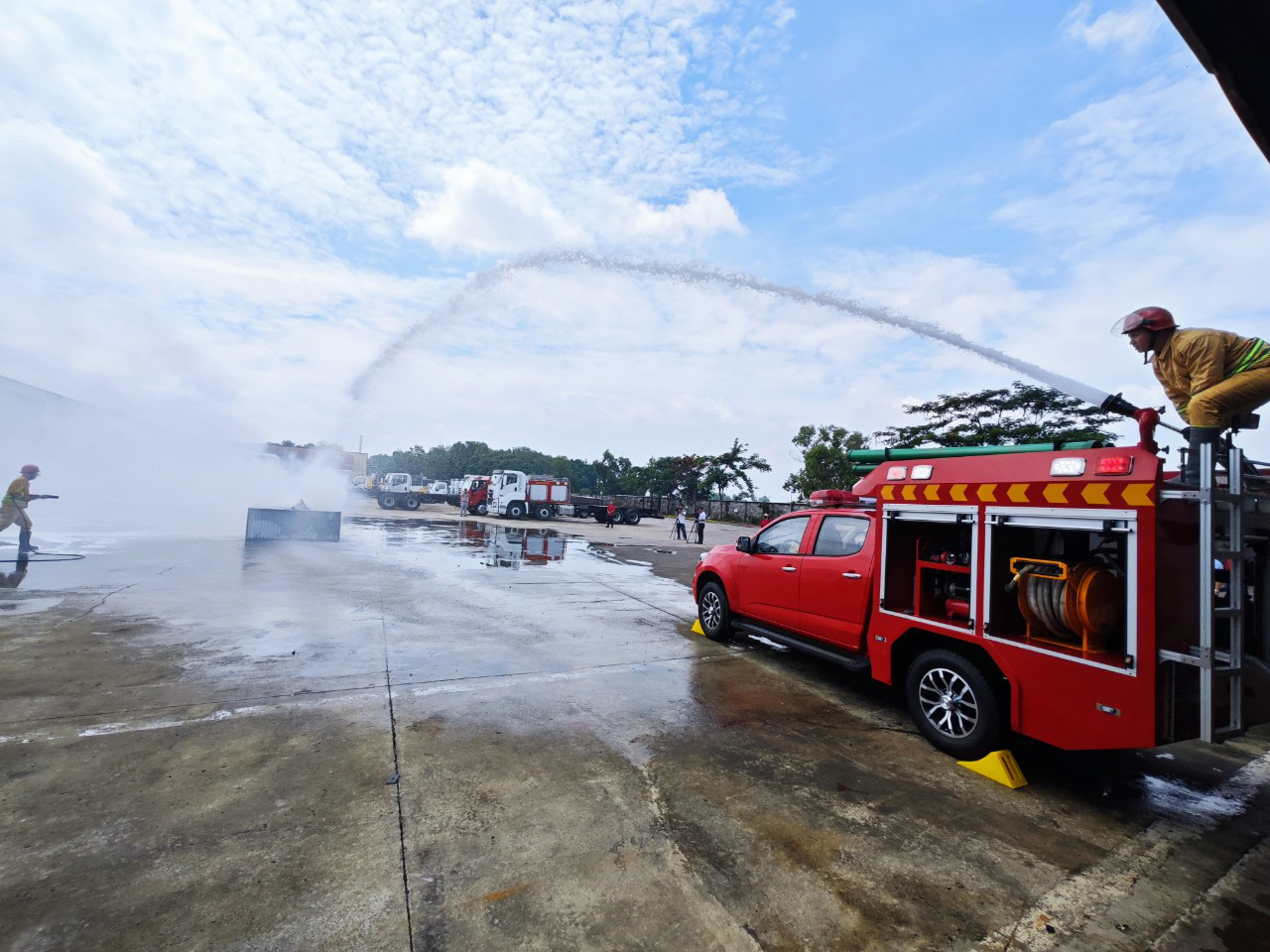 giá xe chữa cháy việt nam